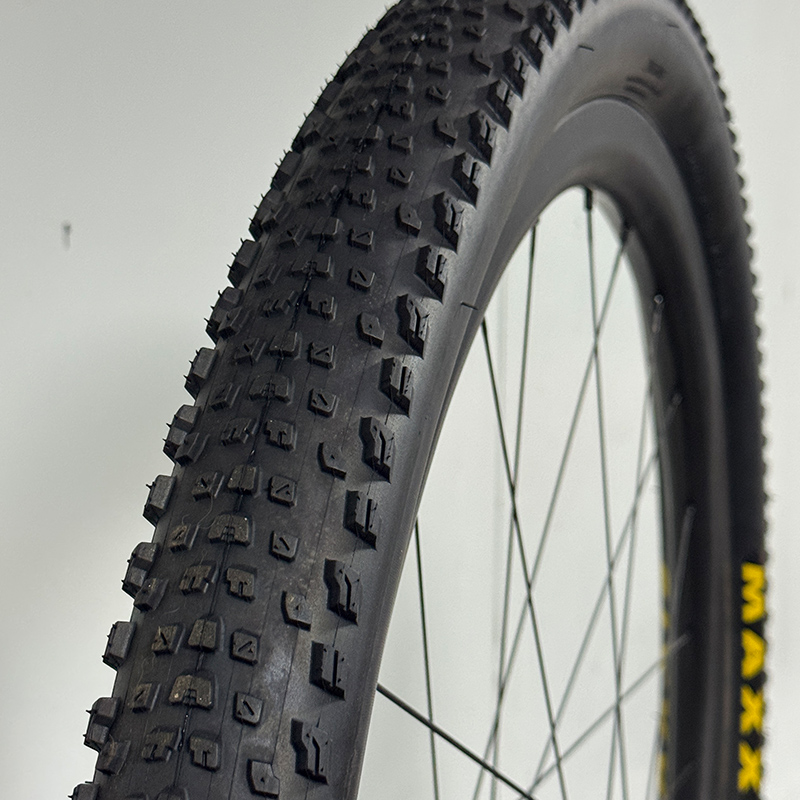 Maxxis MTB XC Off-road band 29 - Mountain Biking Races recensie en prijs